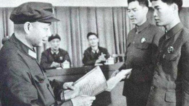 6叛逃苏联我军派图154抓捕为何只判死缓尊龙凯时ag旗舰厅网站1990年驾驶歼(图6)