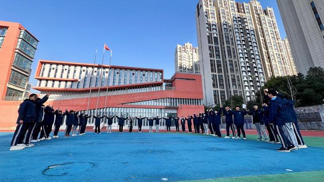 慧锦囊——专访教师赵一鸣尊龙凯时app赵老师的智(图2)