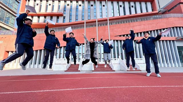 慧锦囊——专访教师赵一鸣尊龙凯时app赵老师的智(图4)