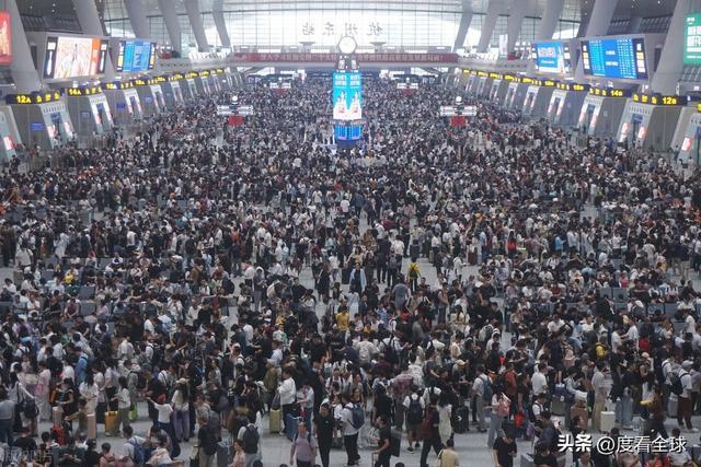 大军背后藏着中国交通的温度与速度!凯时尊龙凌晨3点的杭州东站:返程(图4) 大军背后藏着中国交通的温度与速度!凯时尊龙凌晨3点的杭州东站:返程(图4)