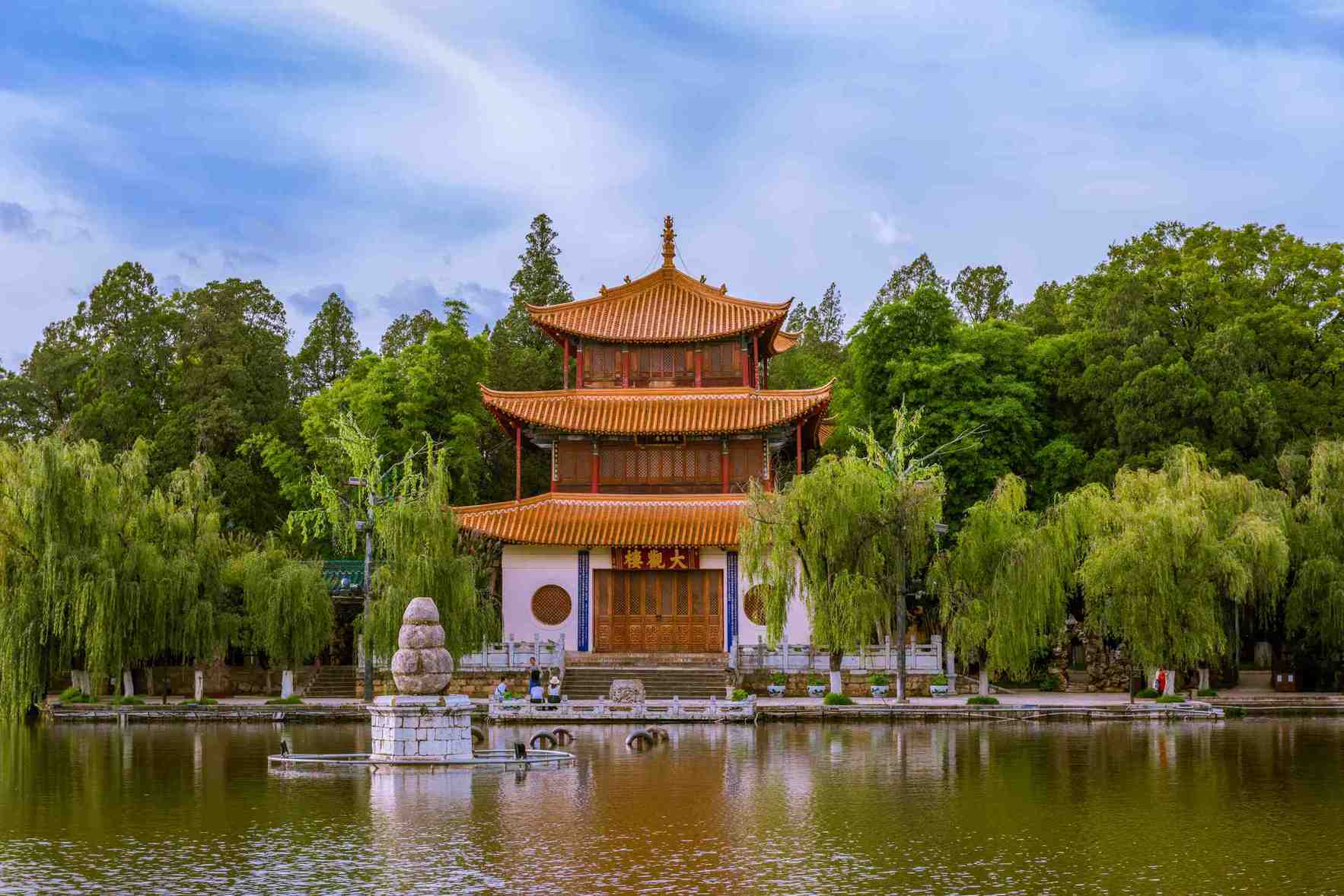 美盈这样的正规公司你的云南之旅才安心尊龙凯时app警惕低价团